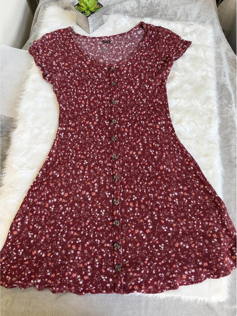 SO Burgundy Floral Short Sleeve Knit Dress Size M